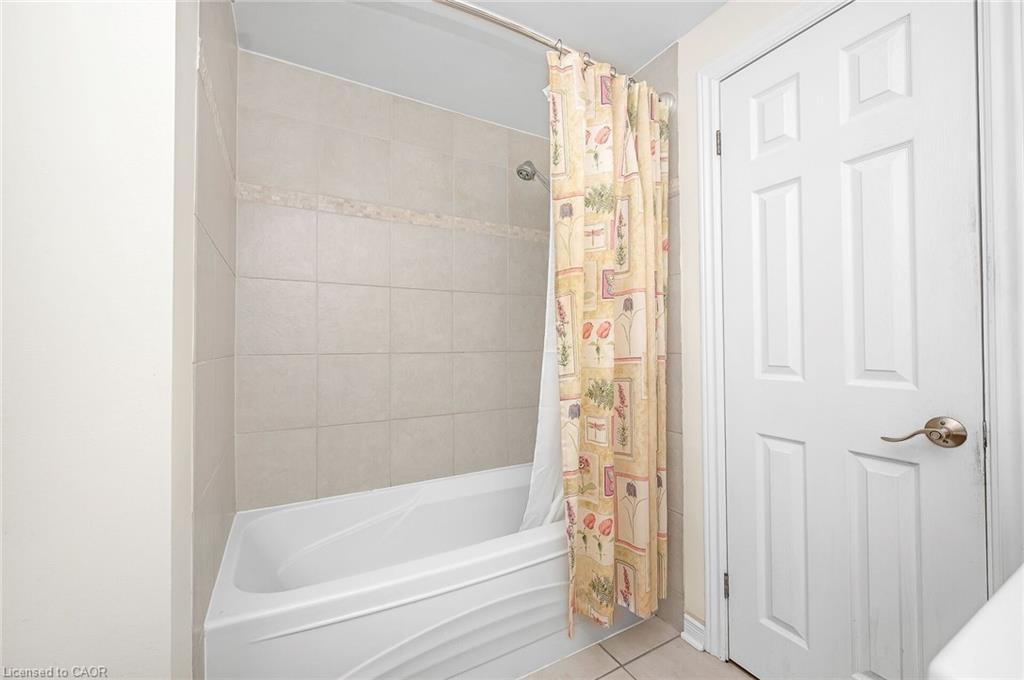 285 Surrey Drive, Oakville, ON - Indoor Photo Showing Bathroom