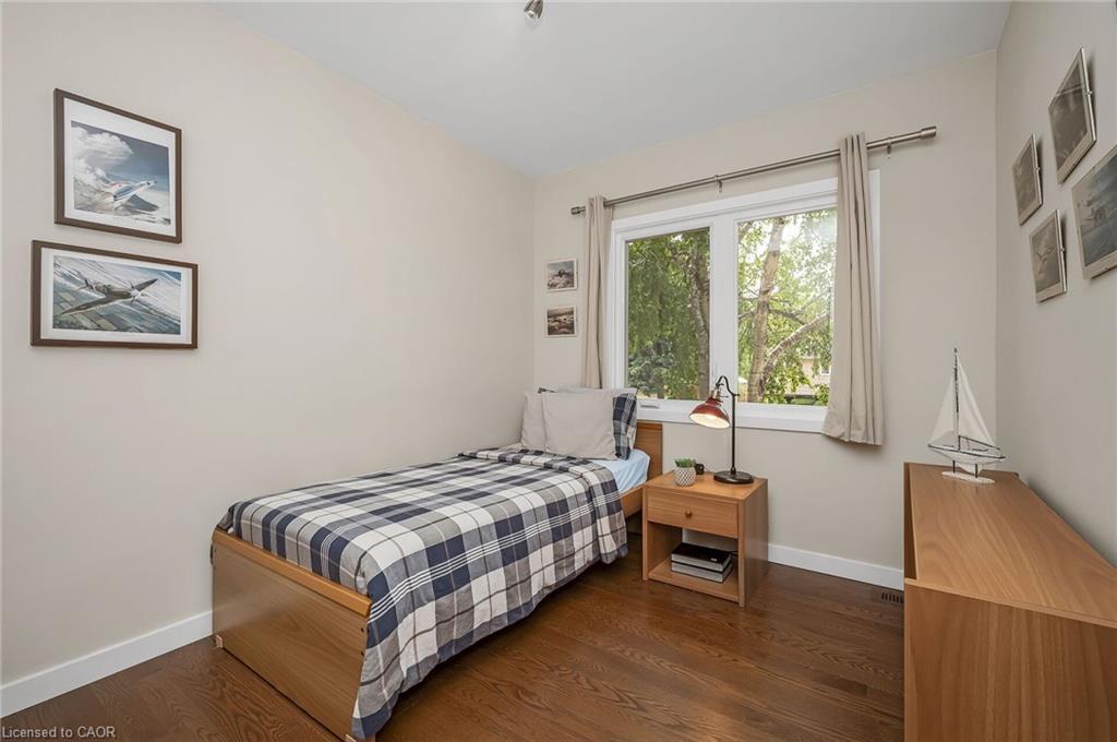 285 Surrey Drive, Oakville, ON - Indoor Photo Showing Bedroom