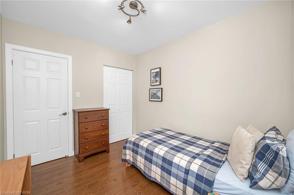 285 Surrey Drive, Oakville, ON - Indoor Photo Showing Bedroom