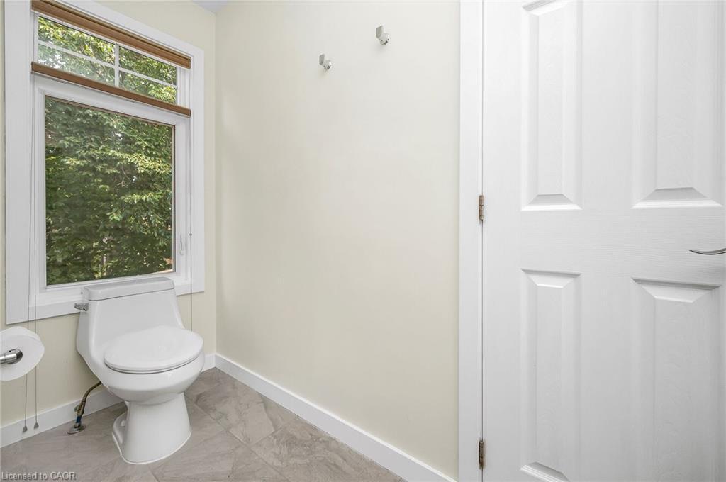 285 Surrey Drive, Oakville, ON - Indoor Photo Showing Bathroom