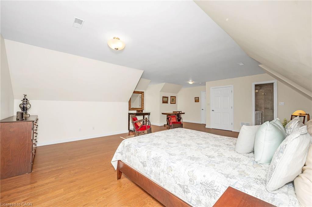 285 Surrey Drive, Oakville, ON - Indoor Photo Showing Bedroom
