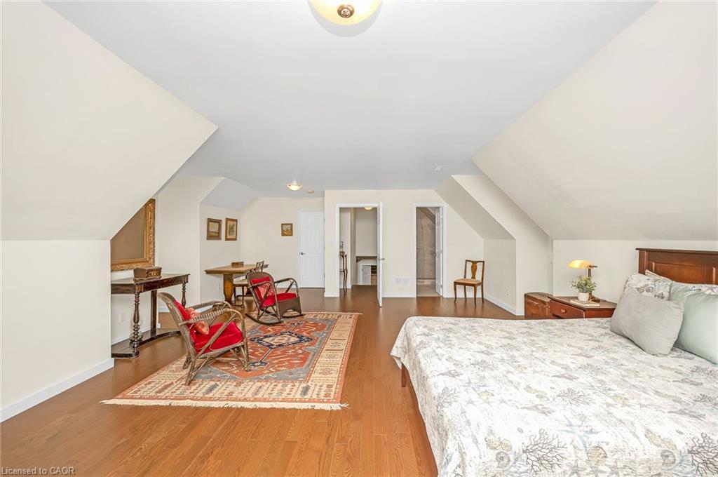 285 Surrey Drive, Oakville, ON - Indoor Photo Showing Bedroom