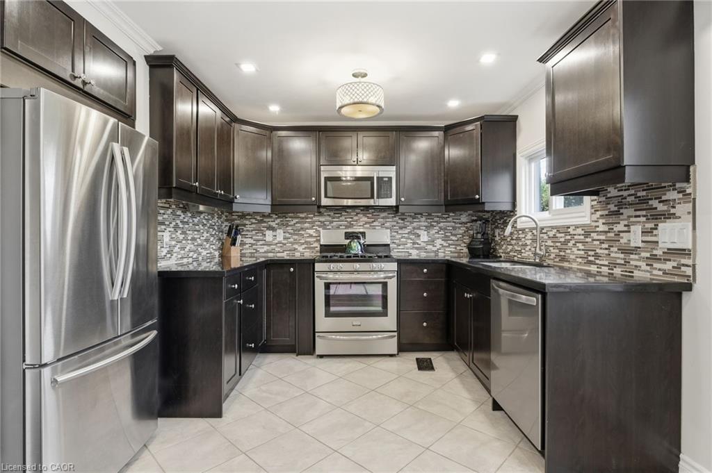 564 Walmer Road, Hamilton, ON - Indoor Photo Showing Kitchen With Upgraded Kitchen