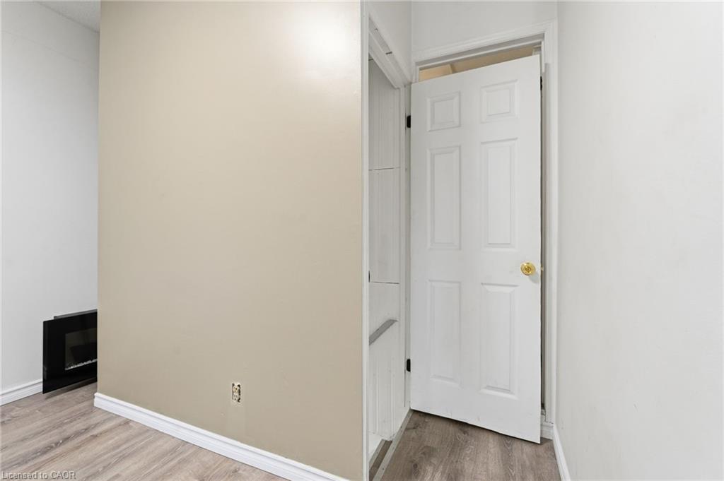53 1/2-55 Duke Street, Brantford, ON - Indoor Photo Showing Other Room