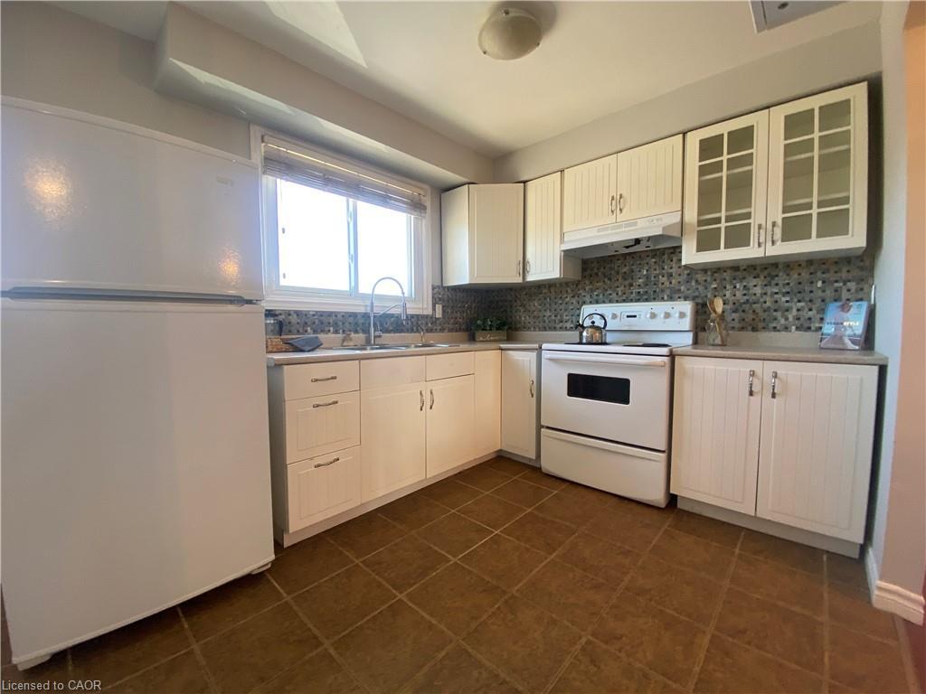 3-1025 Upper Gage Avenue, Hamilton, ON - Indoor Photo Showing Kitchen