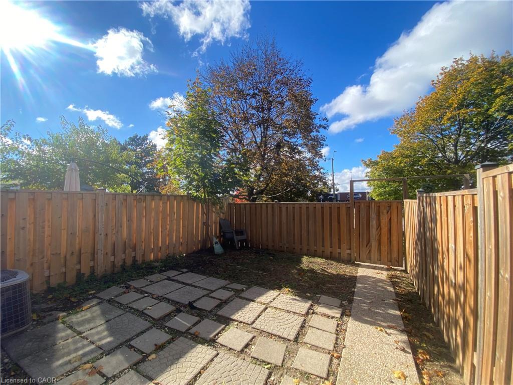 3-1025 Upper Gage Avenue, Hamilton, ON - Outdoor