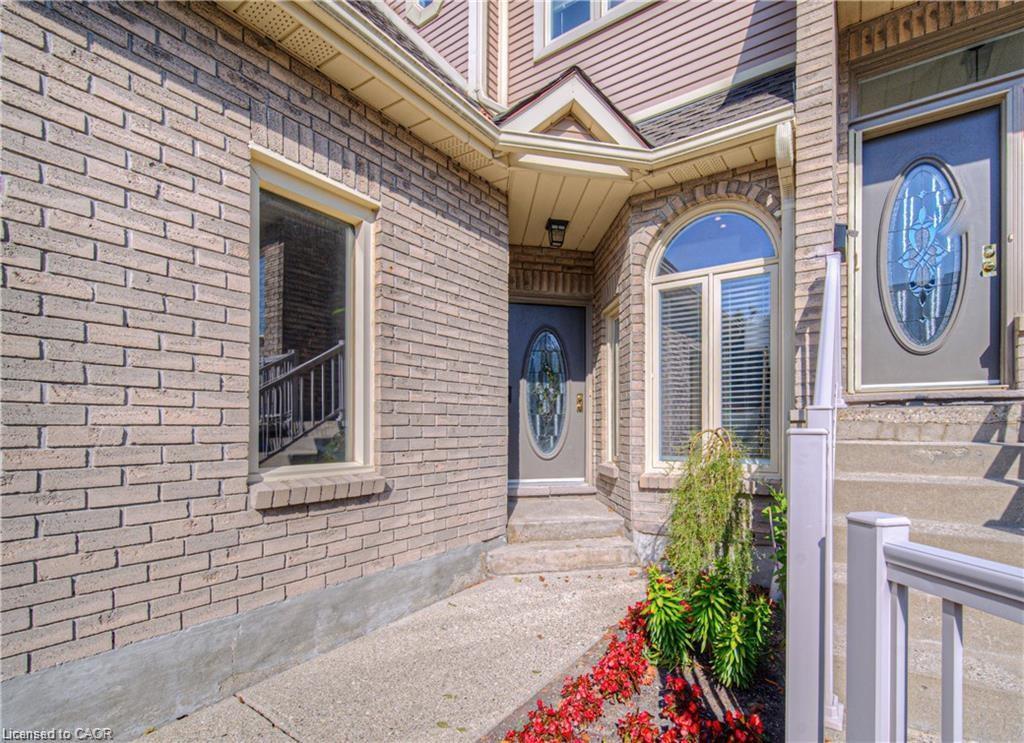 56-225 Benjamin Road, Waterloo, ON - Outdoor