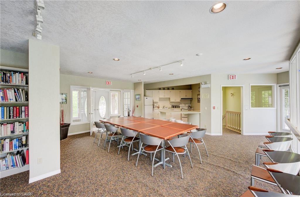 56-225 Benjamin Road, Waterloo, ON - Indoor Photo Showing Dining Room