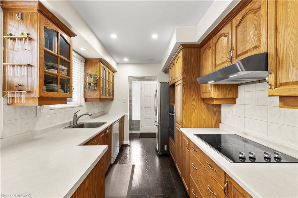 50 Gledhill Crescent, Hamilton, ON - Indoor Photo Showing Kitchen