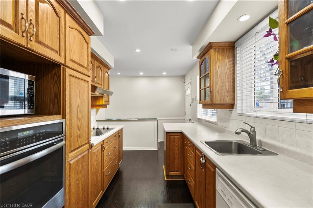 50 Gledhill Crescent, Hamilton, ON - Indoor Photo Showing Kitchen