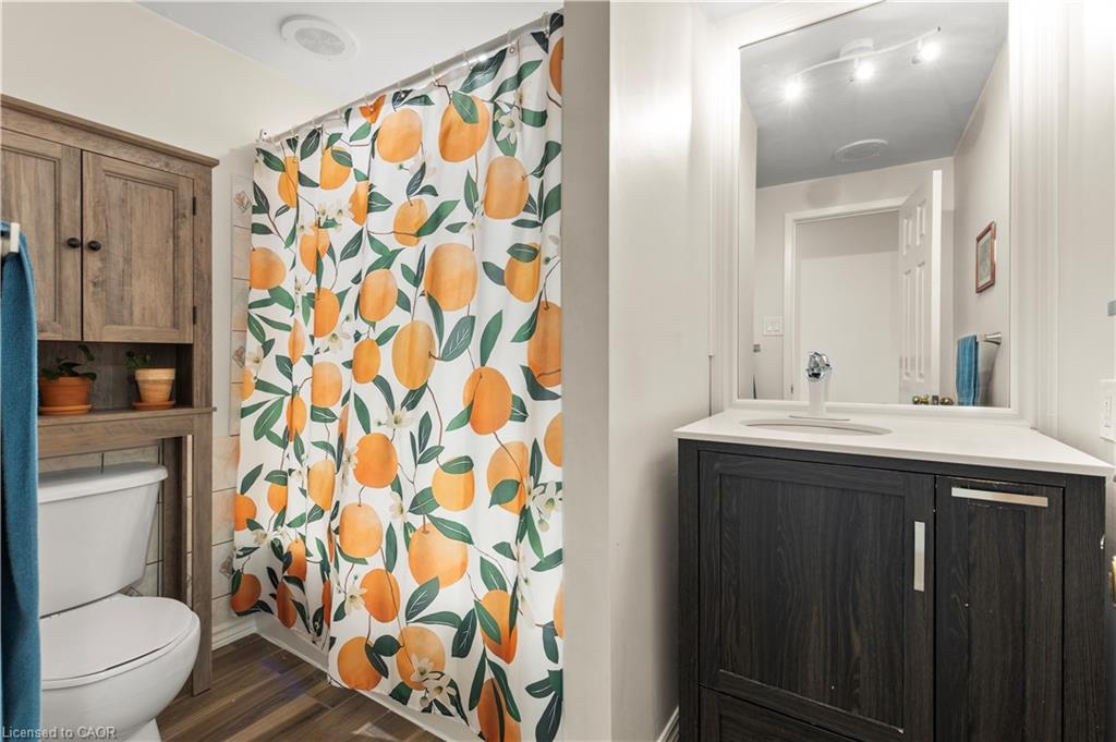 50 Gledhill Crescent, Hamilton, ON - Indoor Photo Showing Bathroom