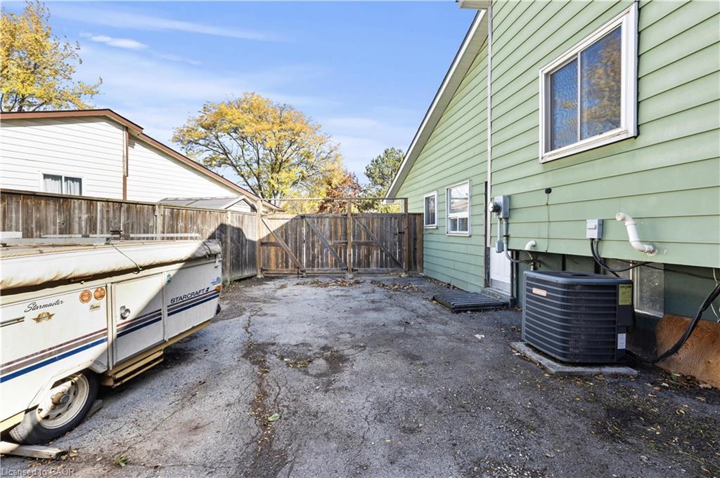 50 Gledhill Crescent, Hamilton, ON - Outdoor With Exterior