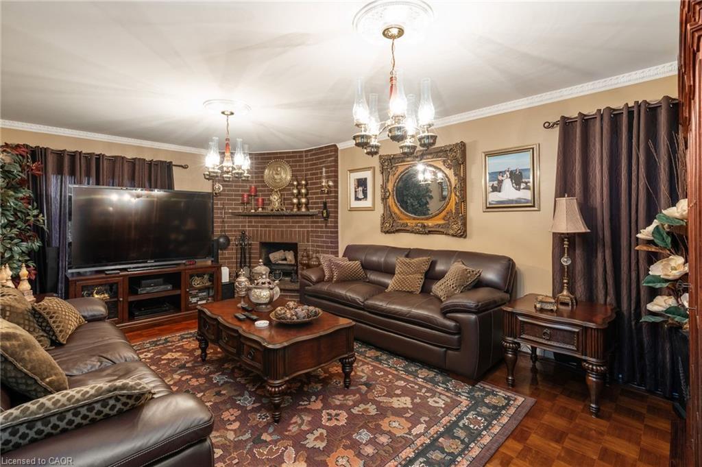2545 Pollard Drive, Mississauga, ON - Indoor Photo Showing Living Room With Fireplace