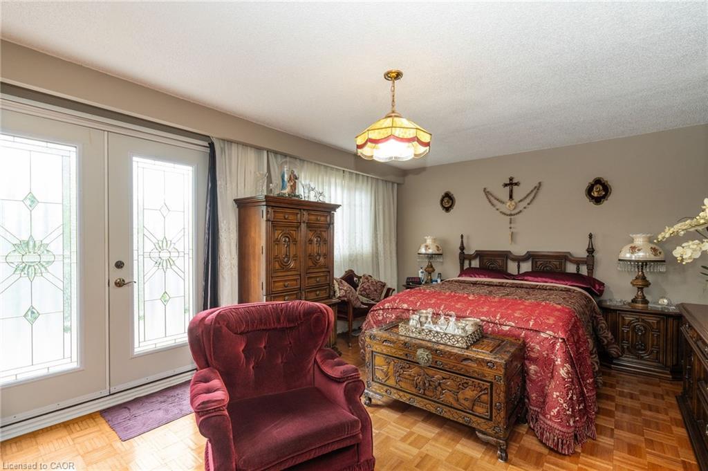 2545 Pollard Drive, Mississauga, ON - Indoor Photo Showing Bedroom