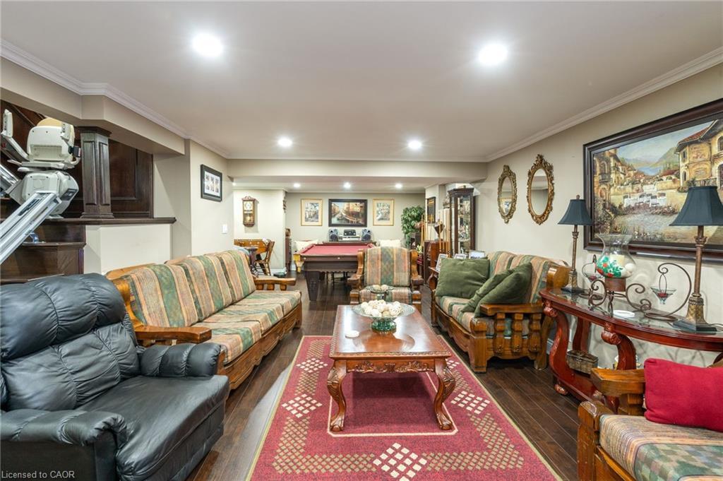 2545 Pollard Drive, Mississauga, ON - Indoor Photo Showing Living Room