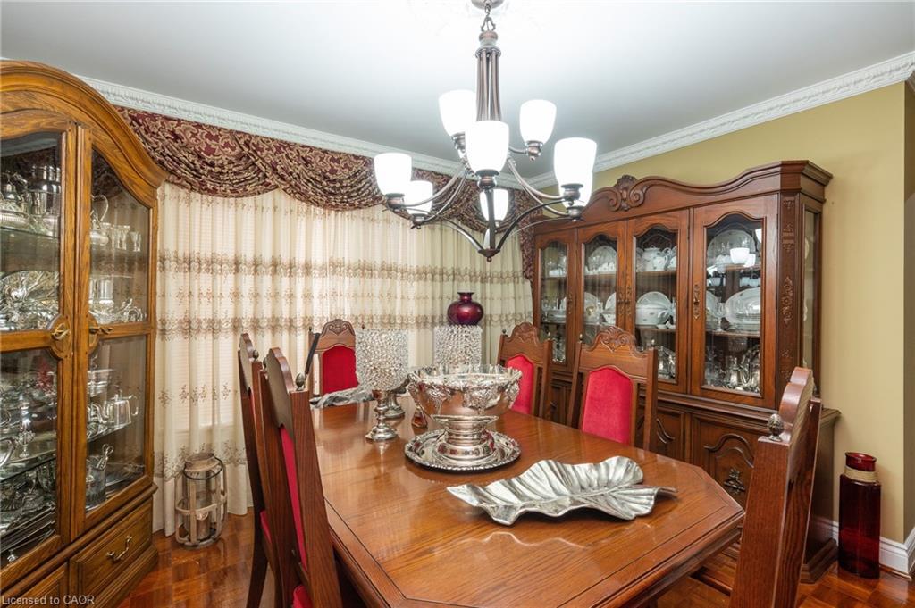 2545 Pollard Drive, Mississauga, ON - Indoor Photo Showing Dining Room