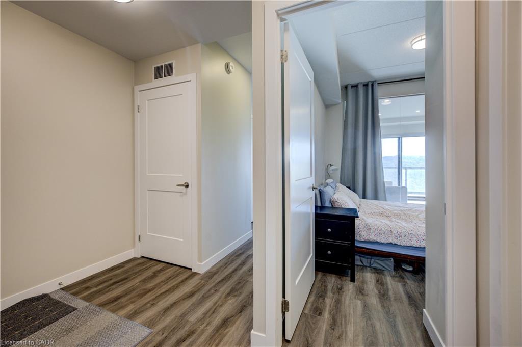 1015-15 Queen Street S, Hamilton, ON - Indoor Photo Showing Other Room