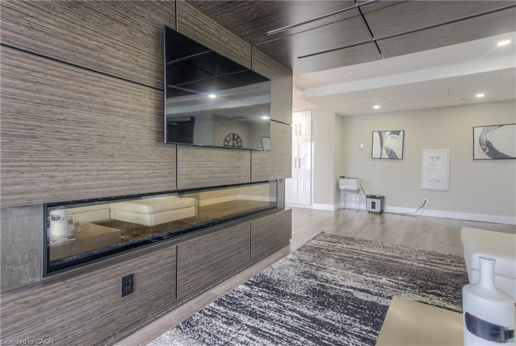 1015-15 Queen Street S, Hamilton, ON - Indoor