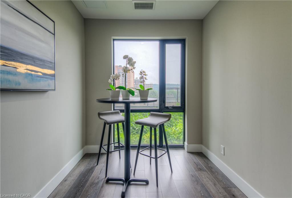 1015-15 Queen Street S, Hamilton, ON - Indoor Photo Showing Other Room