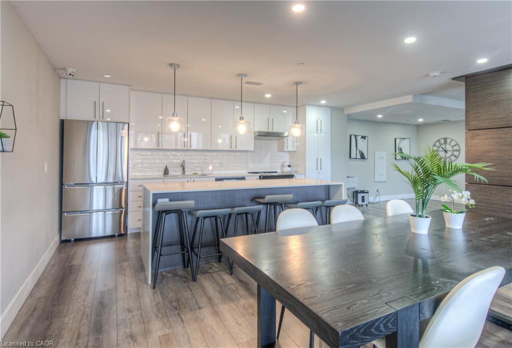 1015-15 Queen Street S, Hamilton, ON - Indoor