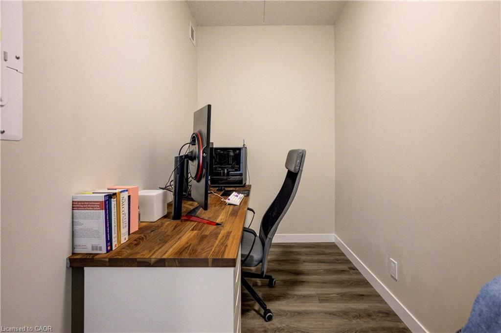 1015-15 Queen Street S, Hamilton, ON - Indoor Photo Showing Office