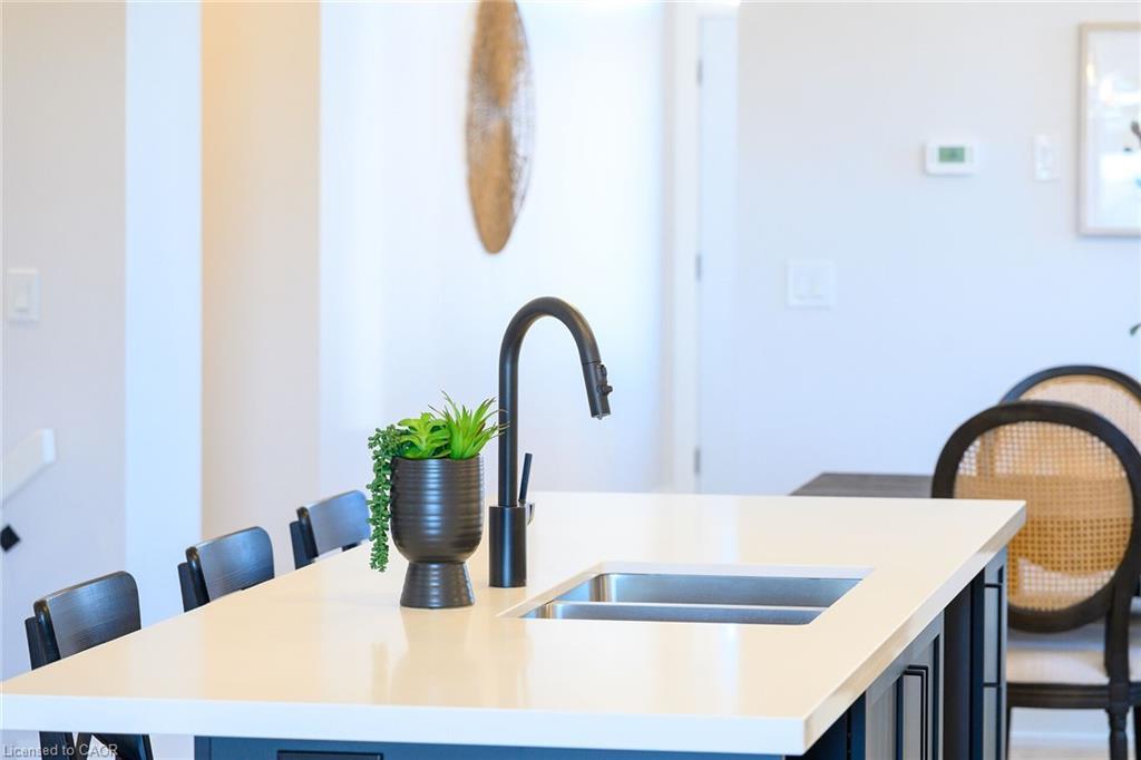 188 Lafayette Street E, Jarvis, ON - Indoor Photo Showing Kitchen With Double Sink