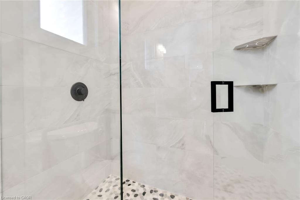 188 Lafayette Street E, Jarvis, ON - Indoor Photo Showing Bathroom