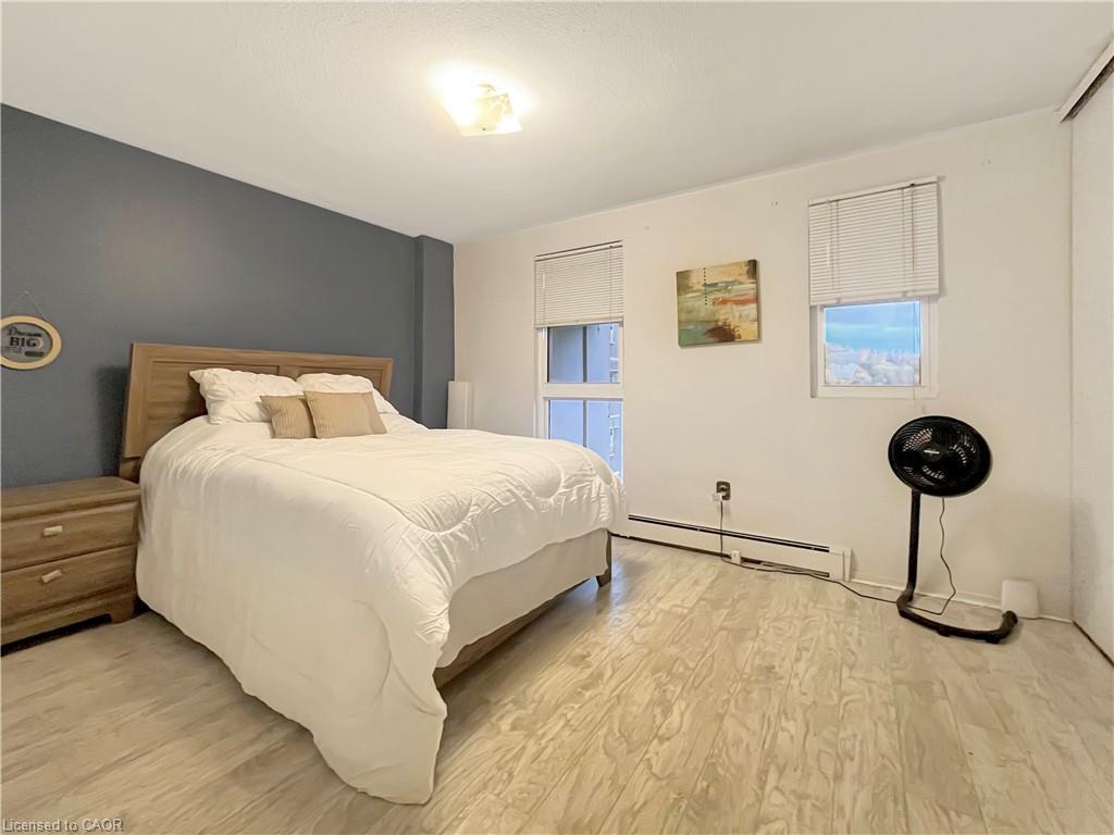 723-350 Quigley Road, Hamilton, ON - Indoor Photo Showing Bedroom
