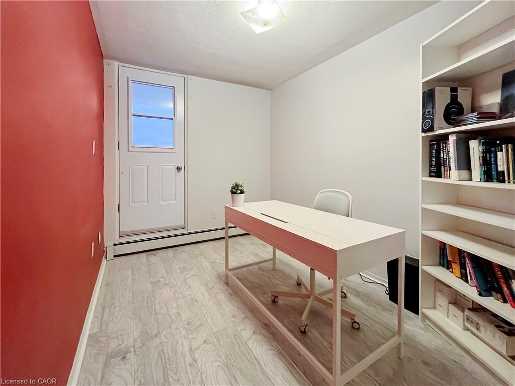 723-350 Quigley Road, Hamilton, ON - Indoor Photo Showing Office