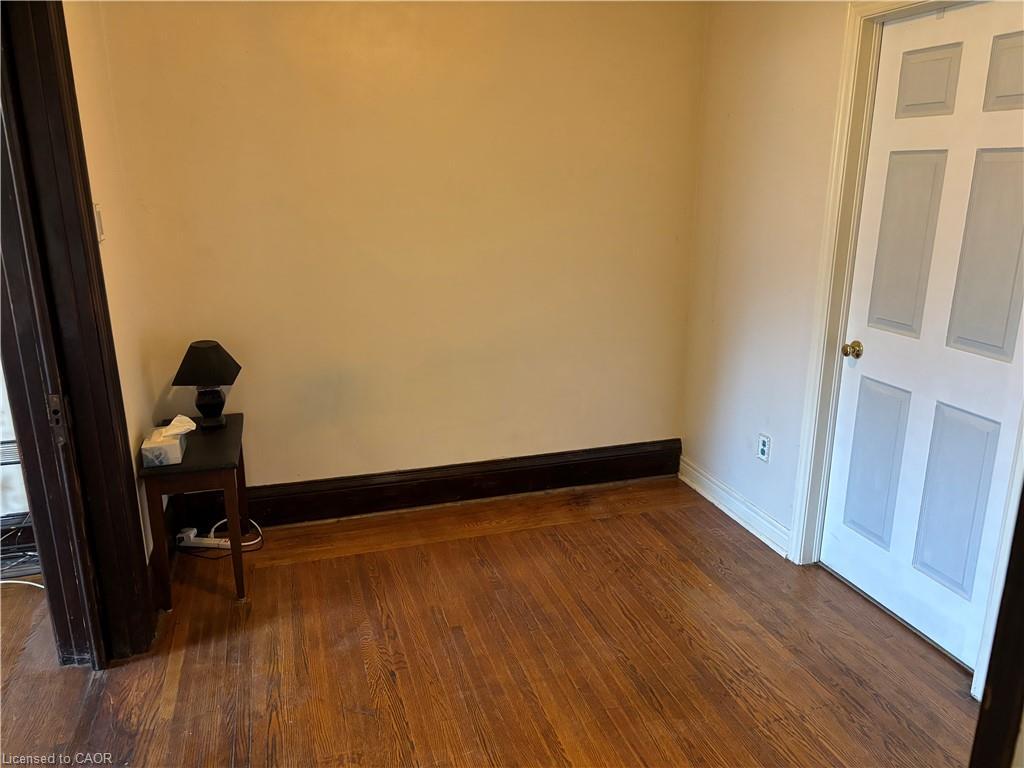 24 Hunt Street, Hamilton, ON - Indoor Photo Showing Other Room