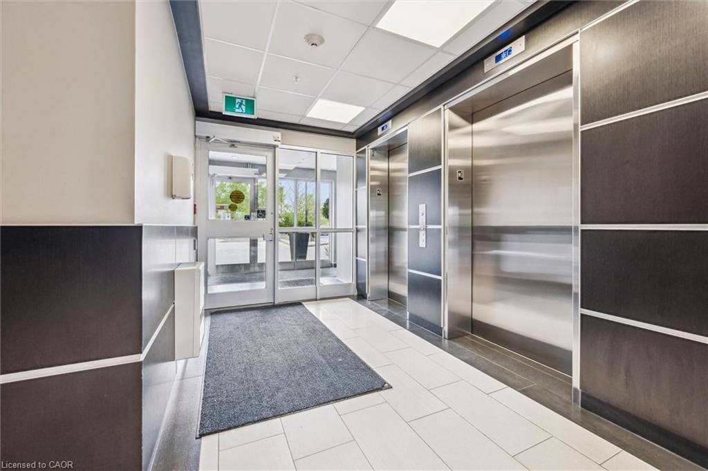 202-106 Bard Boulevard, Guelph, ON - Indoor Photo Showing Other Room