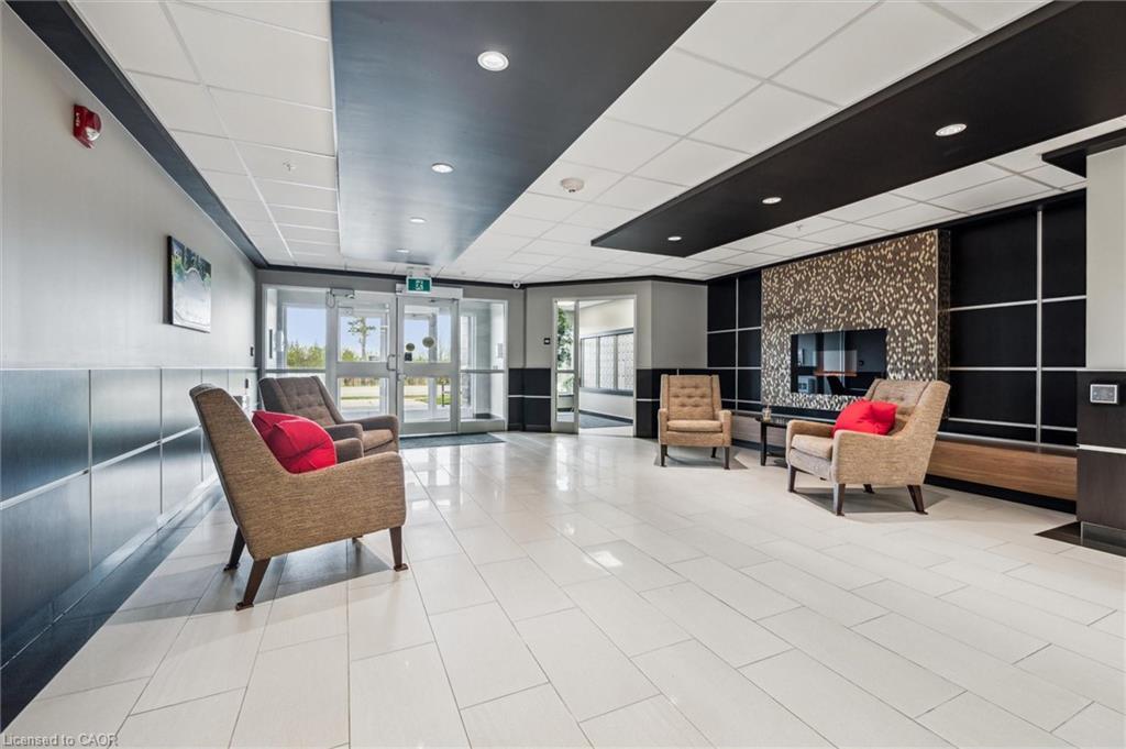 202-106 Bard Boulevard, Guelph, ON - Indoor Photo Showing Other Room