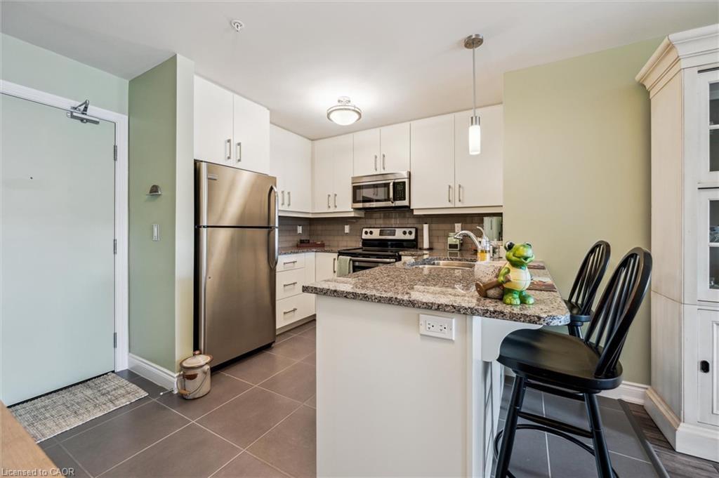202-106 Bard Boulevard, Guelph, ON - Indoor Photo Showing Kitchen With Stainless Steel Kitchen