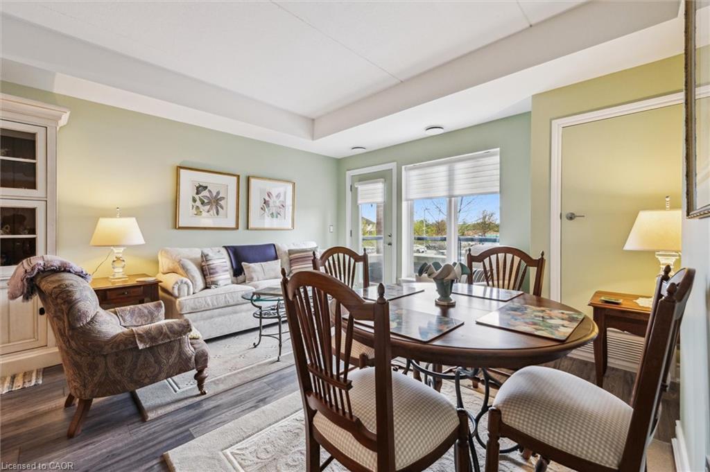 202-106 Bard Boulevard, Guelph, ON - Indoor Photo Showing Dining Room