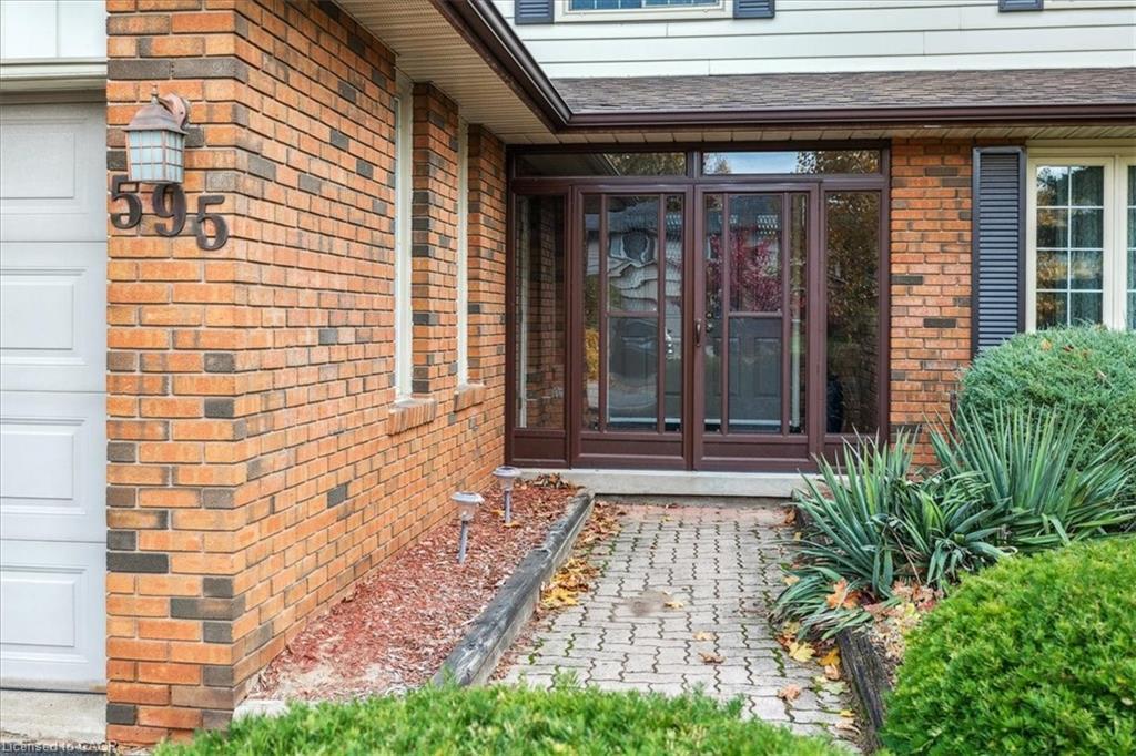 595 Barons Court, Burlington, ON - Outdoor