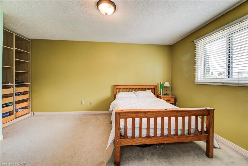 33 Tinatawa Court, Kitchener, ON - Indoor Photo Showing Bedroom