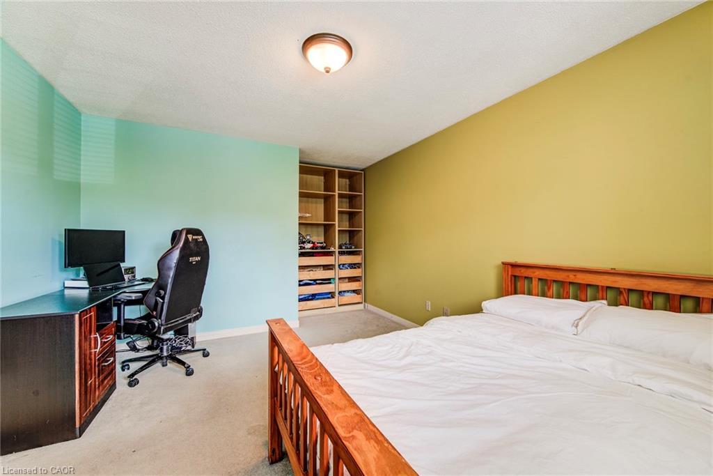 33 Tinatawa Court, Kitchener, ON - Indoor Photo Showing Bedroom