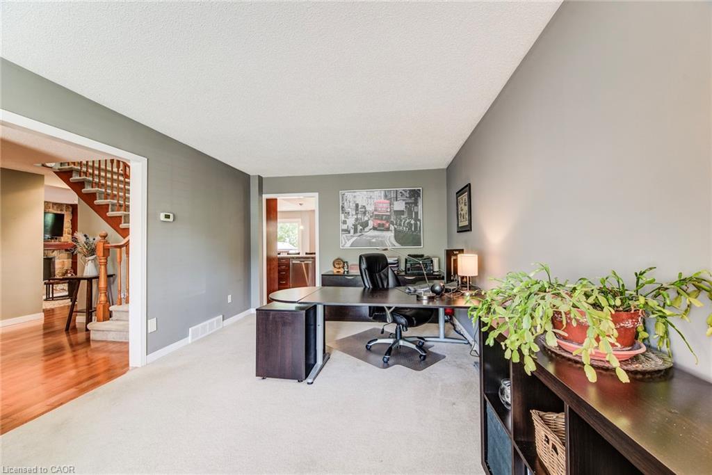 33 Tinatawa Court, Kitchener, ON - Indoor