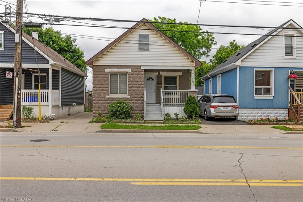 703 Lawrence Road, Hamilton, ON - Outdoor