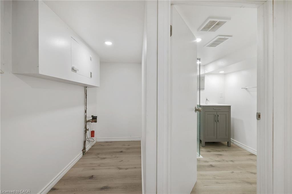 703 Lawrence Road, Hamilton, ON - Indoor Photo Showing Other Room