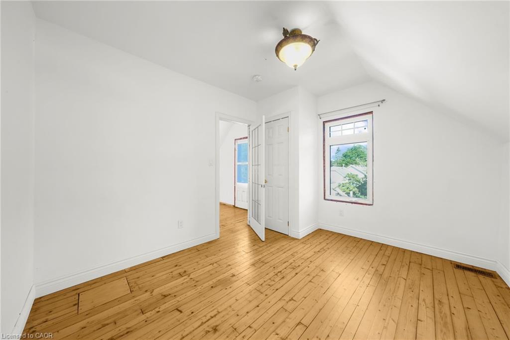 43 Perry Street, Barrie, ON - Indoor Photo Showing Other Room