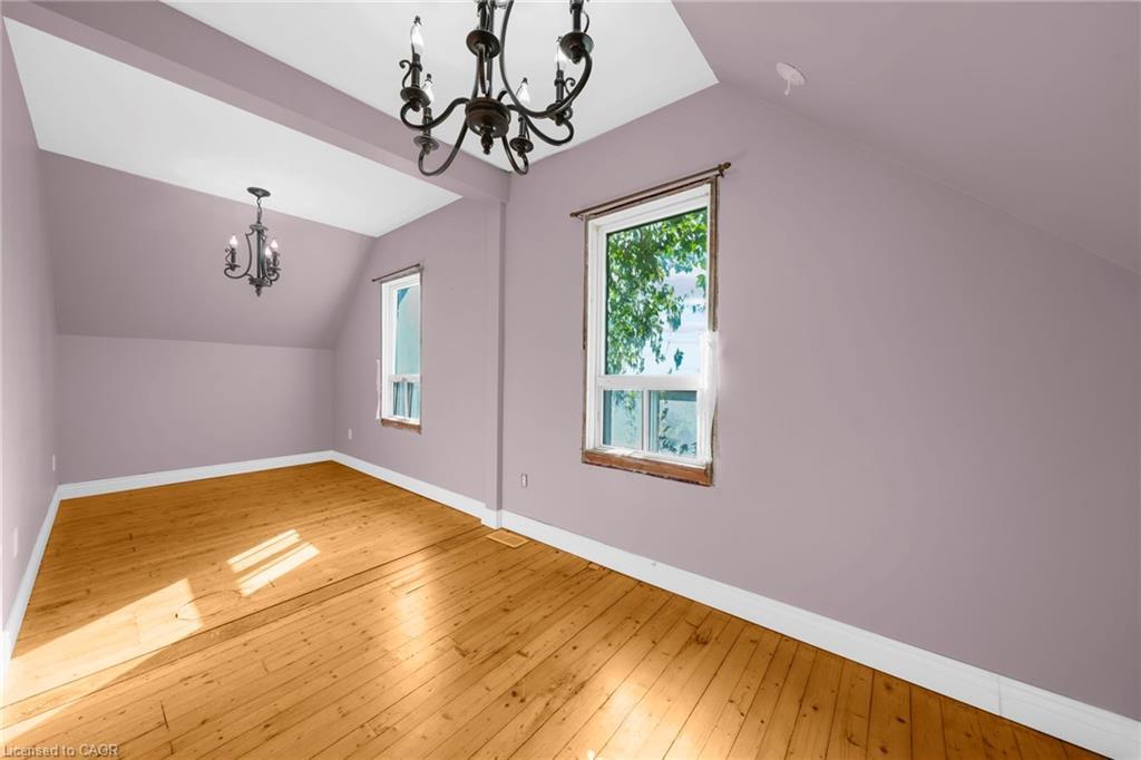 43 Perry Street, Barrie, ON - Indoor Photo Showing Other Room