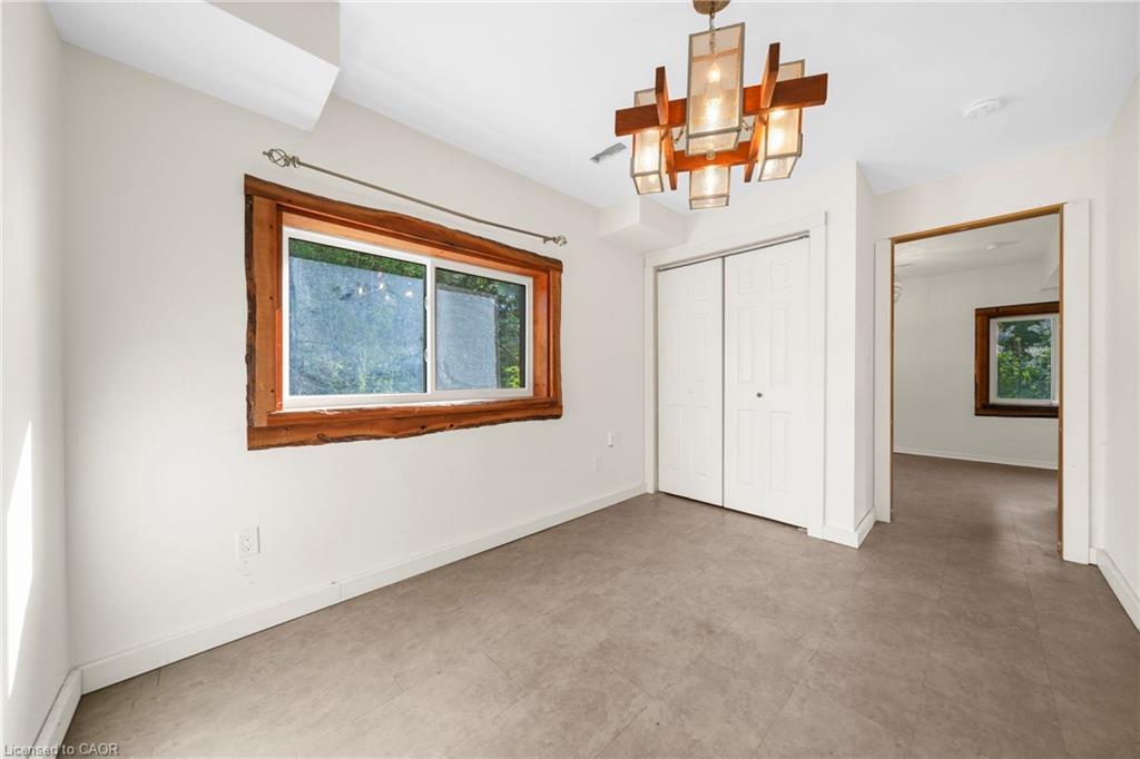 43 Perry Street, Barrie, ON - Indoor Photo Showing Other Room