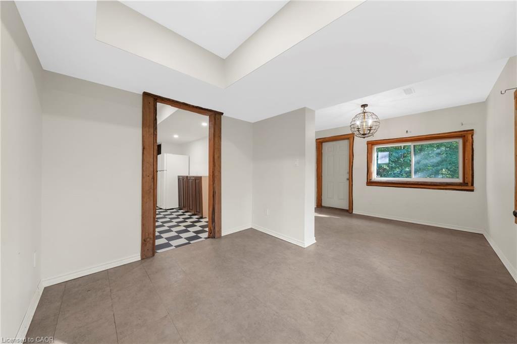 43 Perry Street, Barrie, ON - Indoor Photo Showing Other Room