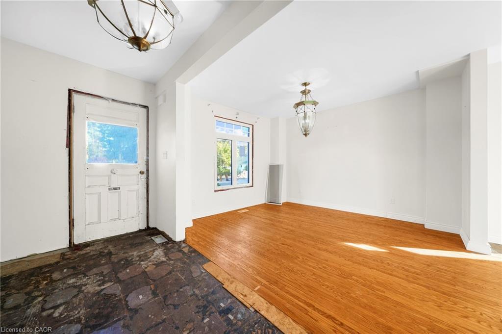 43 Perry Street, Barrie, ON - Indoor Photo Showing Other Room