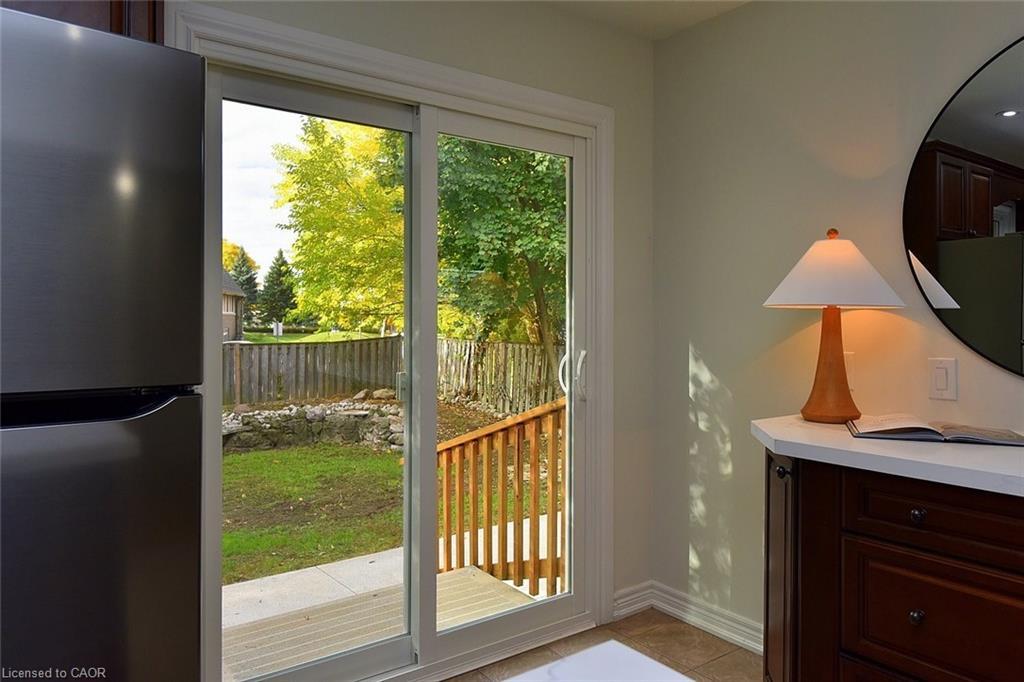 130 Delmar Drive, Hamilton, ON - Indoor Photo Showing Other Room