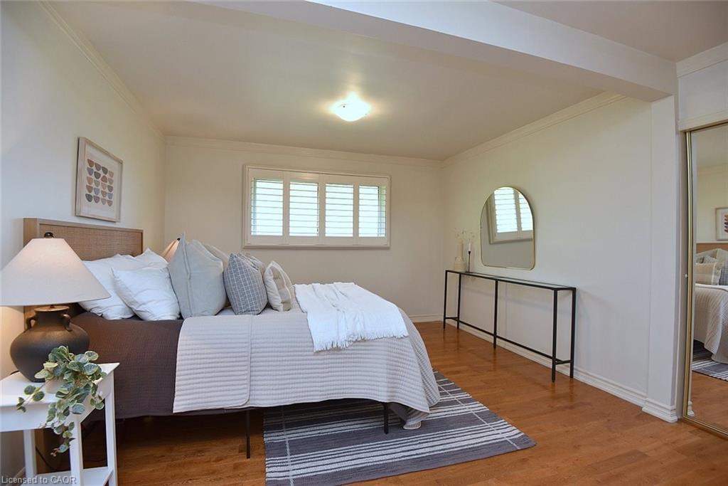 130 Delmar Drive, Hamilton, ON - Indoor Photo Showing Bedroom