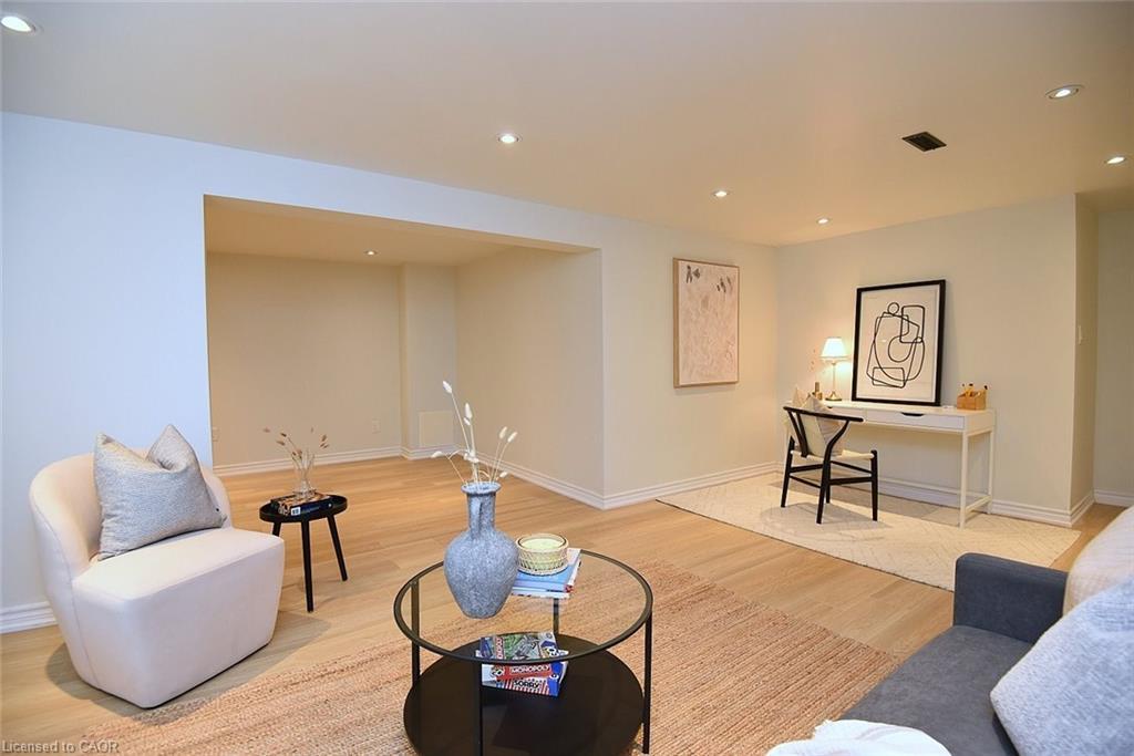 130 Delmar Drive, Hamilton, ON - Indoor Photo Showing Other Room