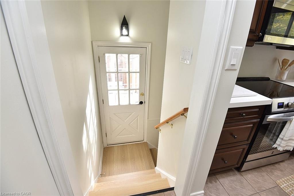 130 Delmar Drive, Hamilton, ON - Indoor