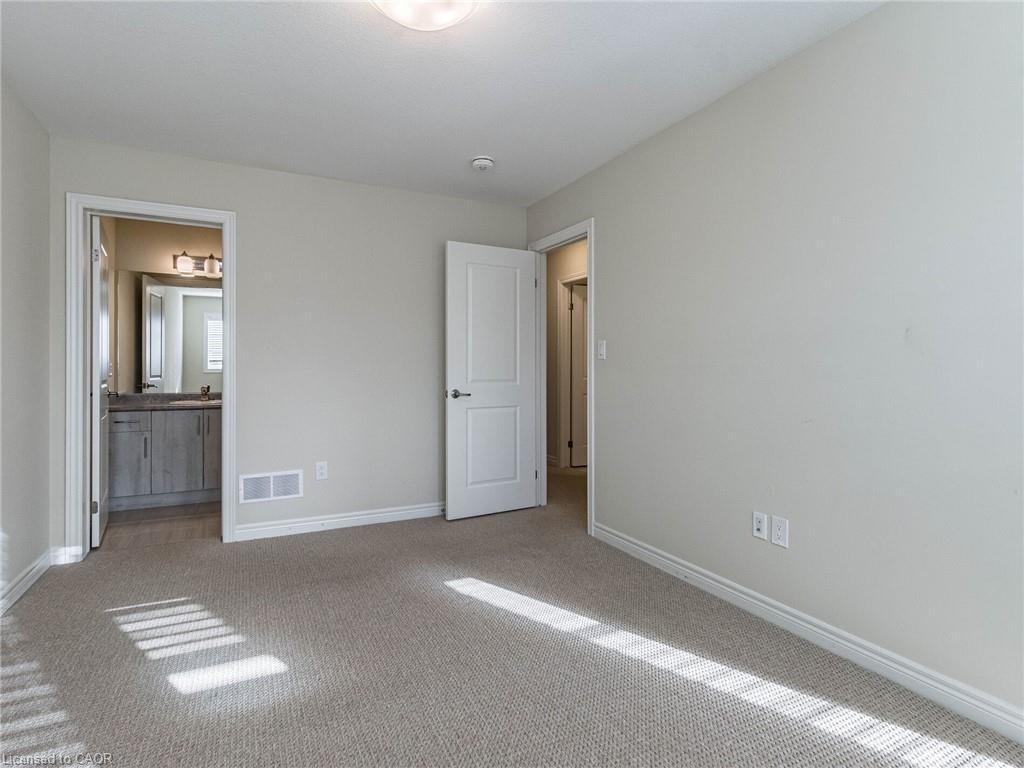 120 Sycamore Street, Welland, ON - Indoor Photo Showing Other Room